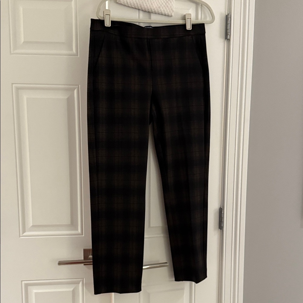 Liverpool Women’s dark brown/black caramel Plaid pull on Dress Pants